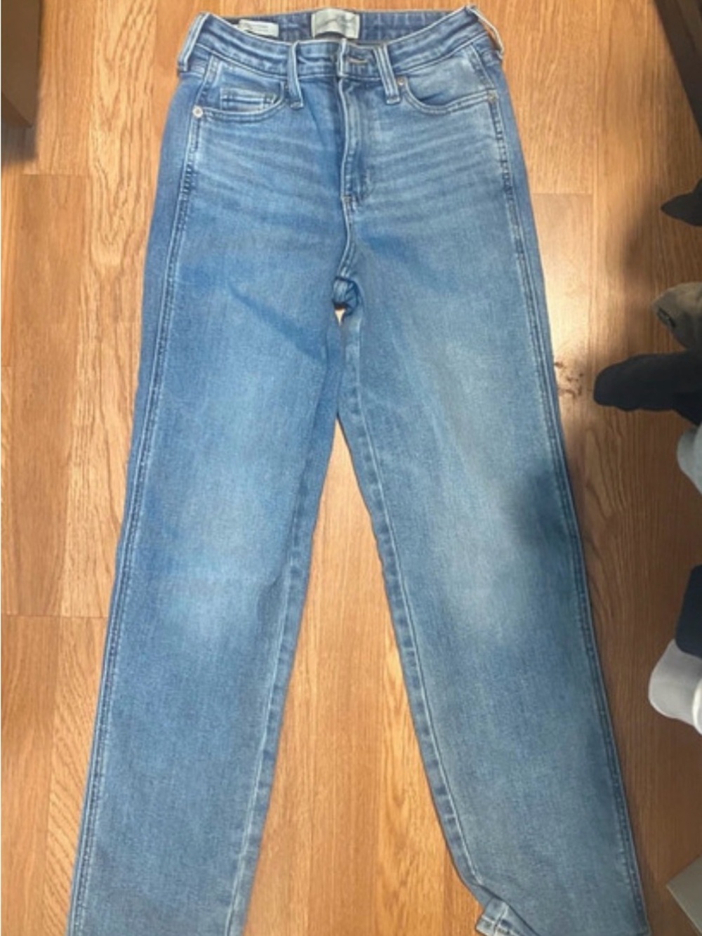 Universal Thread Womens Light Blue Straight Jeans